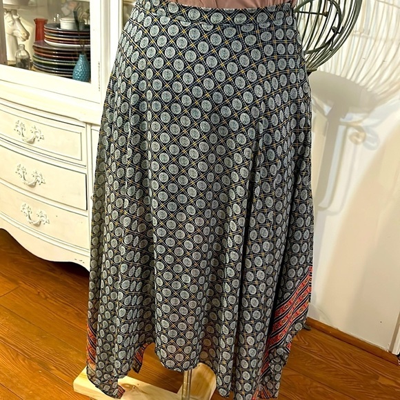 Soprano scarf style skirt - Picture 2 of 6